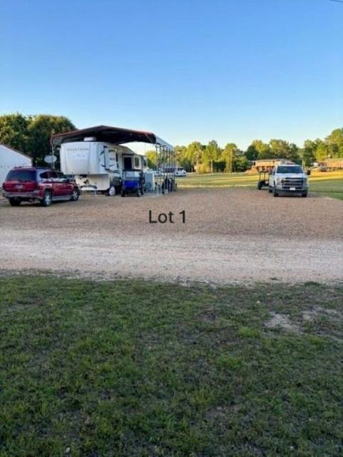 140 Pevahouse Camp Cir, Decaturville, TN, 38329-4501 | Card Image