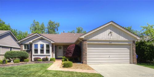 44570 Ridgefield Rd, Canton, MI, 48188-3204 | Card Image