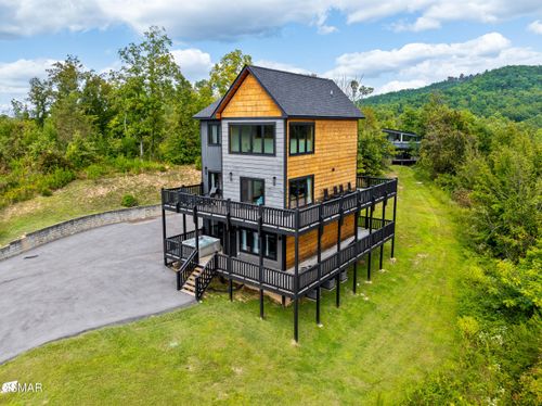 1279 Upper Middle Creek Rd, Sevierville, TN, 37876-8847 | Card Image