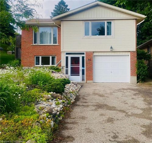 40 Old Huron Crt, Kitchener, ON, N2R1L6 | Card Image