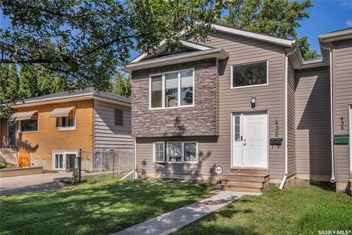 432 Av S S, Saskatoon, SK, S7M3A4 | Card Image