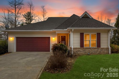 242 Carriage Summitt Way, Hendersonville, NC, 28791-2819 | Card Image