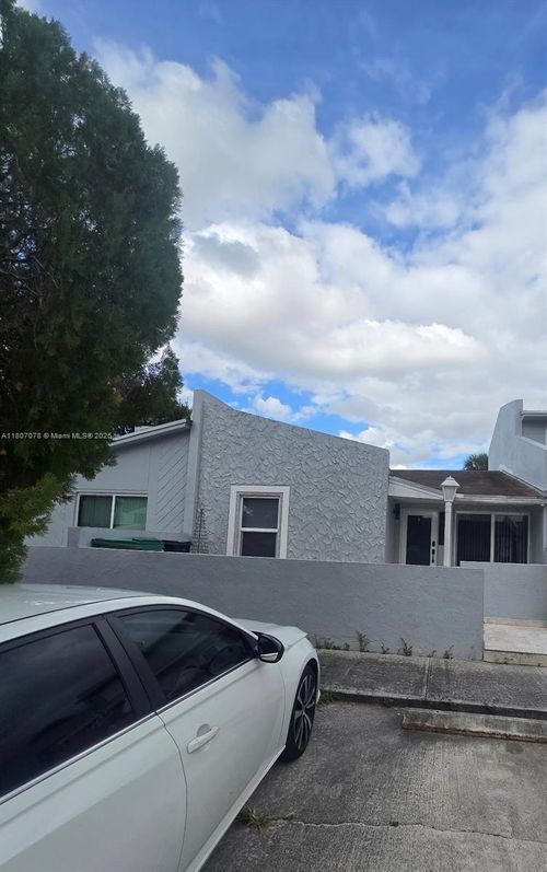 19423 Nw 53rd Pl, Miami Gardens, FL, 33055-1613 | Card Image