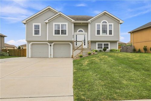 407 Ne 192nd Ter, Smithville, MO, 64089-7104 | Card Image