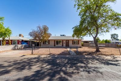 3831 W Avalon Drive, House other with 3 bedrooms, 2 bathrooms and null parking in Phoenix AZ | Image 2