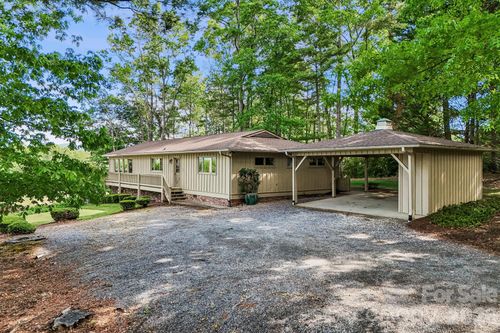 3 Greenbriar Woods Cir, Etowah, NC, 28729-9734 | Card Image