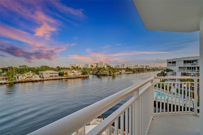 416 - 3100 Ne 48th St, Condo with 2 bedrooms, 2 bathrooms and null parking in Fort Lauderdale FL | Image 3