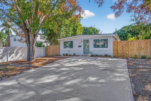 620 50th Ave N, St Petersburg, FL, 33703-2912 | Card Image