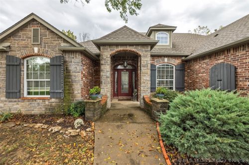 2501 Forest Ridge Parkway, Claremore, OK, 74017 | Card Image