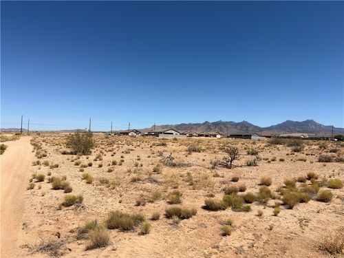311-04-333 Apache, Kingman, AZ, 86401 | Card Image