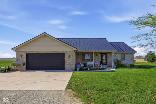 7057 W County Road 100 N, New Castle, IN, 47362-9753 | Card Image