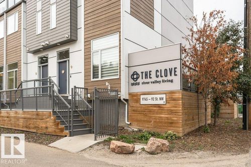 9745 92 St Nw, Edmonton, AB, T6C3S3 | Card Image