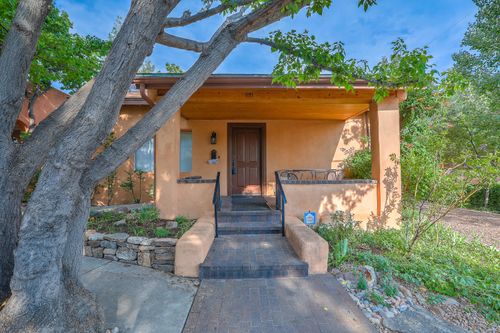 521 Webber St, Santa Fe, NM, 87505-2653 | Card Image