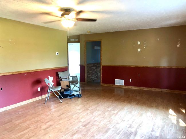 400 W Boundary Rd, House other with 3 bedrooms, 2 bathrooms and null parking in Creal Springs IL | Image 8