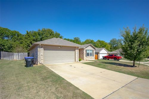 817 Twin Lakes Drive, Noble, OK, 73068 | Card Image