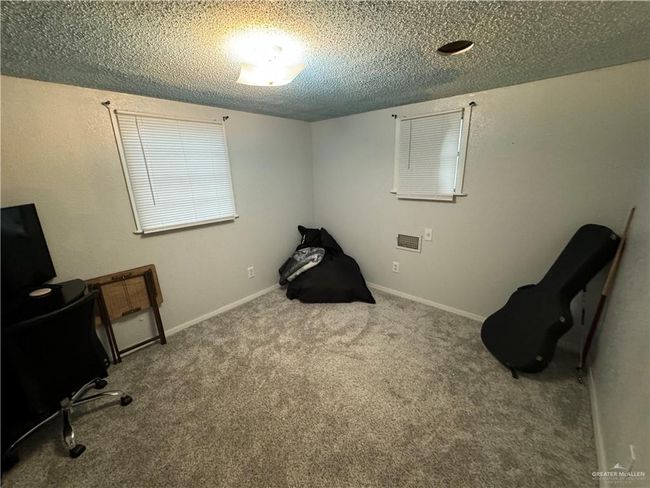 208 N 1 St St, House other with 5 bedrooms, 3 bathrooms and 1 parking in Donna TX | Image 21