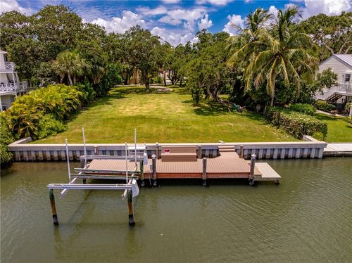 386 Live Oak Dr, VERO BEACH, FL, 32963-9747 | Card Image
