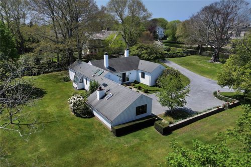 18 Ledge Rd, Newport, RI, 02840-4258 | Card Image