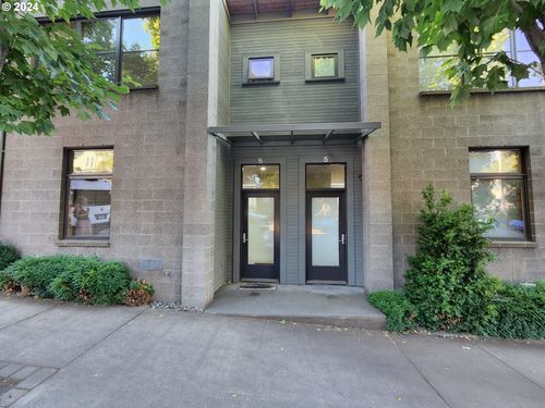 606 Cascade Ave, Hood River, OR, 97031-1728 | Card Image