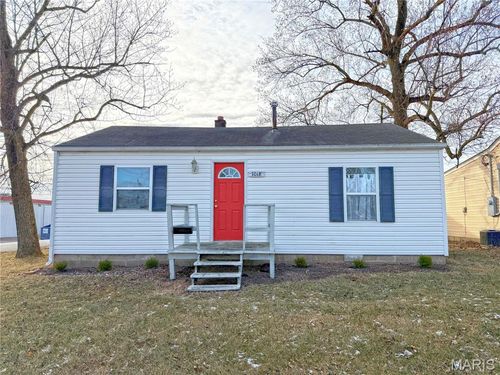 1018 Frick Ave, Warrenton, MO, 63383-1307 | Card Image