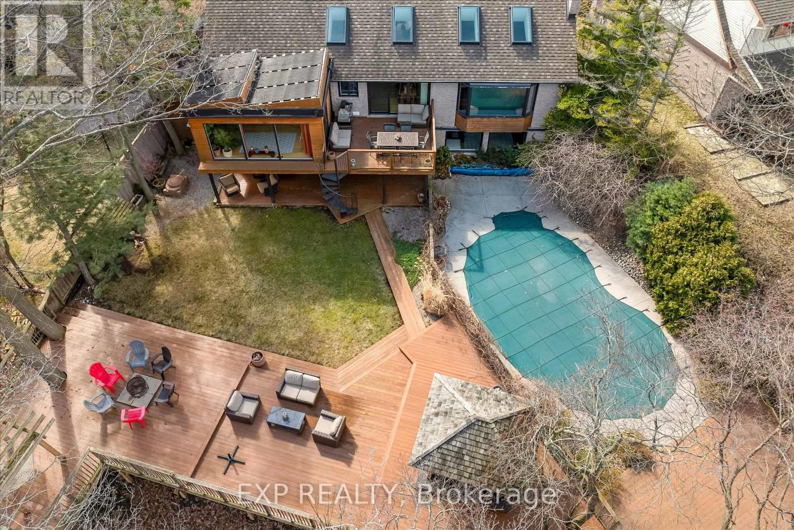Residential in Hamilton (Stoney Creek) 5
