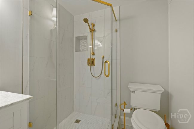Guest Bathroom | Image 33