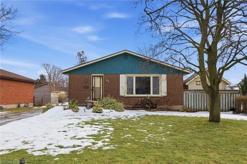 22 Mccammon St, Paris, ON, N3L1V9 | Card Image