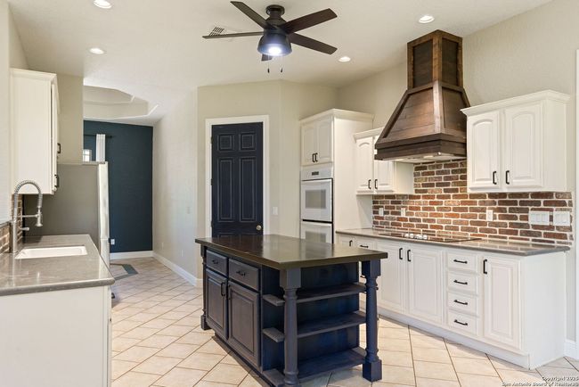 143 Lantana Rdg, House other with 3 bedrooms, 2 bathrooms and null parking in Spring Branch TX | Image 9