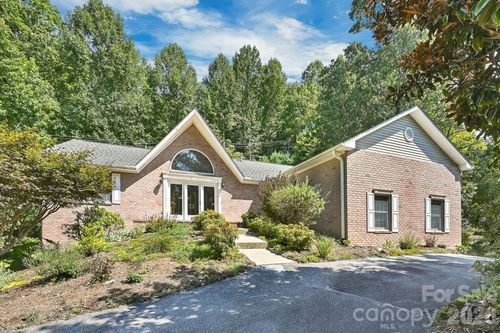 4311 Cove Loop Rd, Hendersonville, NC, 28739-8884 | Card Image