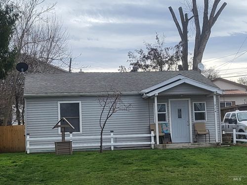 1924 16th Ave, Lewiston, ID, 83501-4027 | Card Image