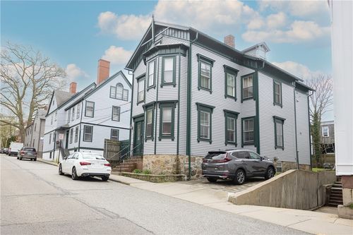 1-85 Mill St, Newport, RI, 02840-3164 | Card Image