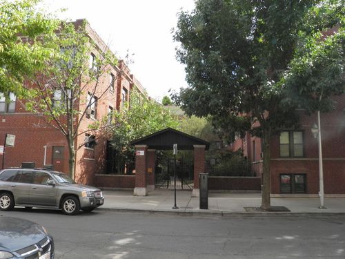 2s-805 W Cornelia Ave, Chicago, IL, 60657-1767 | Card Image