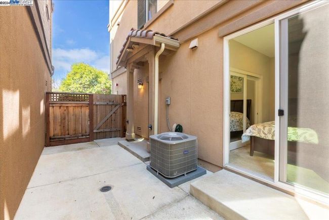 Side Patio | Image 24