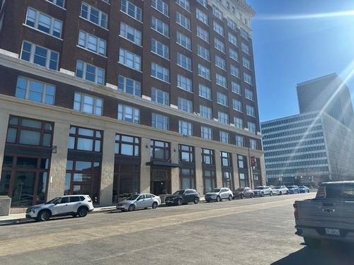 1009-2107 Grand # 1009 Ave, Kansas City, MO, 64108 | Card Image