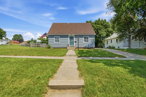 207 7th Ave S, Saint James, MN, 56081-1833 | Card Image
