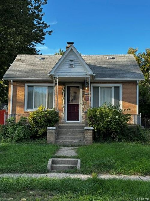 7275 Meadow Ave, Warren, MI, 48091-4937 | Card Image