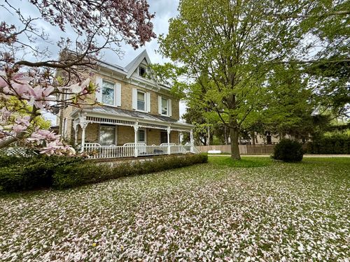 {{alt}} | Card Image