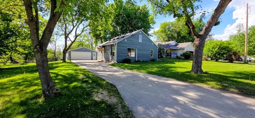 902 Quincy St, Alexandria, MN, 56308-2057 | Card Image