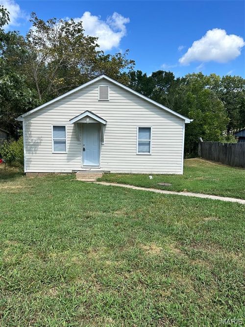 611 School Ave, Cuba, MO, 65453-1038 | Card Image
