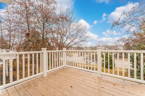 152 Hidden Pond Cir, Aurora, IL, 60504-5830 | Card Image