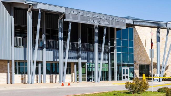 View of building exterior | Image 11