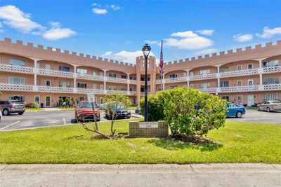 63 - 2457 Ecuadorian Way, Condo with 1 bedrooms, 1 bathrooms and null parking in Clearwater FL | Image 1