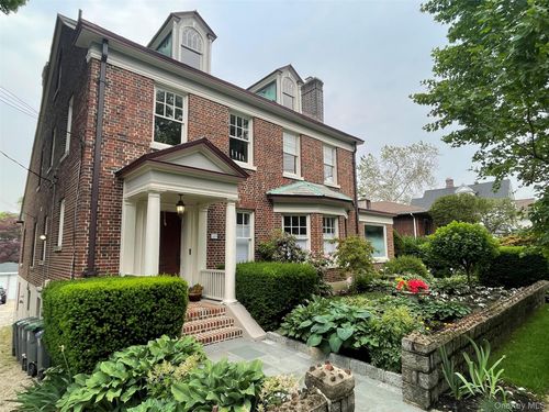 330 3rd Ave, Pelham, NY, 10803 | Card Image