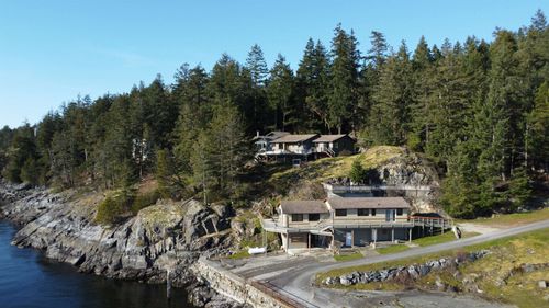 10881 Sunshine Coast Highway, Halfmoon Bay, BC, V7Z1B8 | Card Image