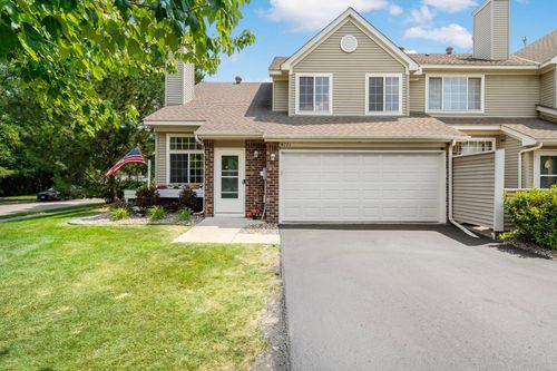 80-8771 Branson Dr, Inver Grove Heights, MN, 55076-3526 | Card Image