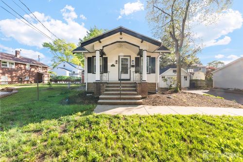 16 Seville Ave, Highland Park, NJ, 08904-3752 | Card Image
