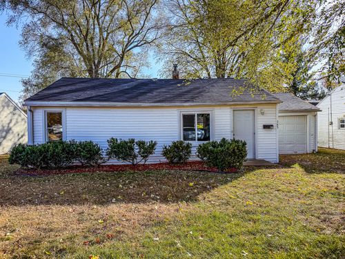 745 Oak St, Watseka, IL, 60970-1476 | Card Image