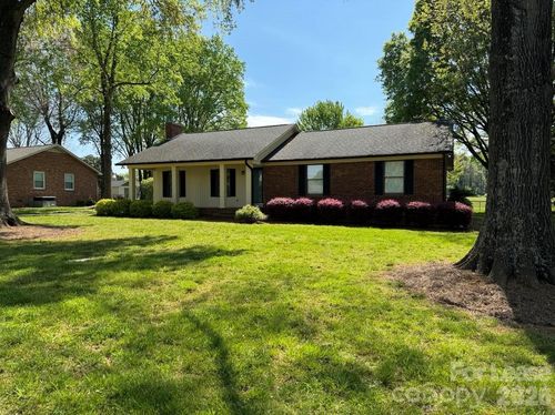 1616 Oak Trail Ln, Charlotte, NC, 28216-9638 | Card Image