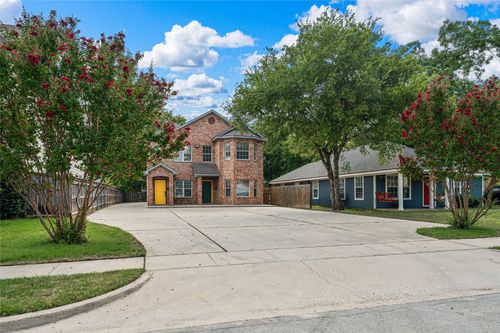 1911 S 11th St, Waco, TX, 76706-3107 | Card Image