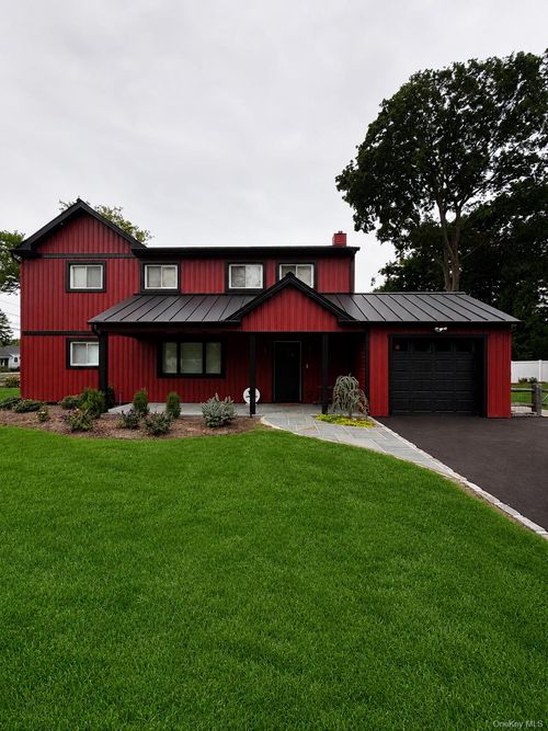 17 Jefferson Ave, Northport, NY, 11768-3084 | Card Image